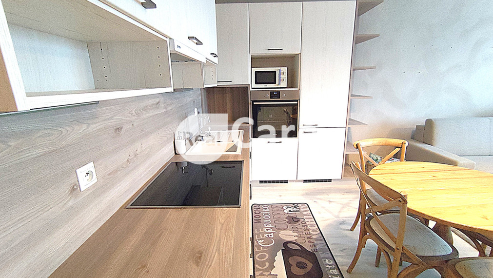 Prenájom 1 izbový byt + balkón, Vyšehradská ul.