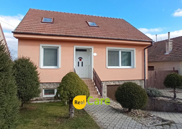 PREDAJ - priestranný 7 izbový rodinný dom