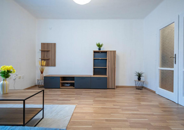 Prenájom 2-izbový zariadený byt - Trenčianska ul.